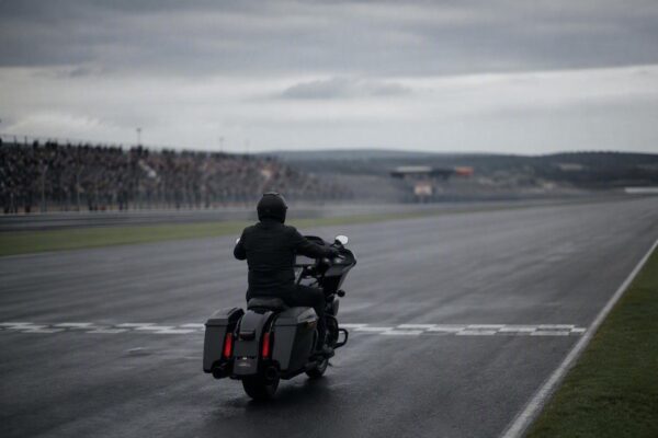 Andrea Iannone corre con Harley-Davidson: la nuova avventura nel mondiale bagger