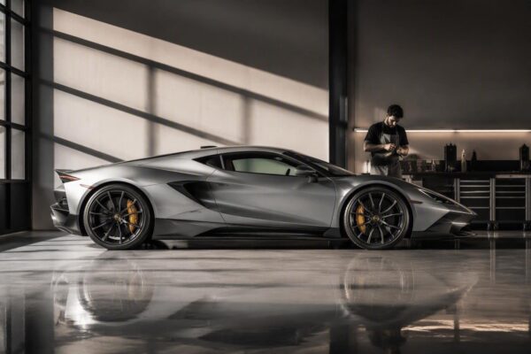 Come valutare e acquistare una supercar V12