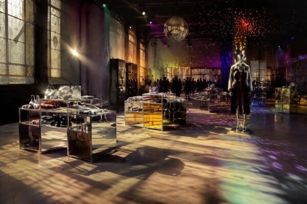 FW Hub di SHEIN a Via del Babuino: trend Girl Boss, Folk Revival, Retro Remix