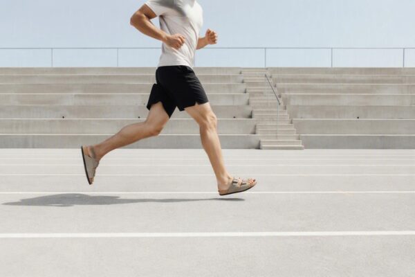 Scarpe iconiche: perché investire in modelli senza tempo