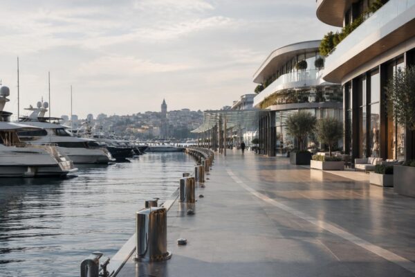 Due aperture evento tra Istanbul e Acireale: retail e alta moda sacra