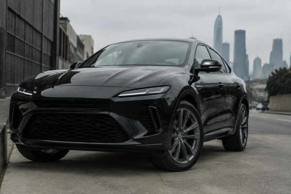 Gamma di Lancia: nuovo fastback ibrido a partire da 39.900 €