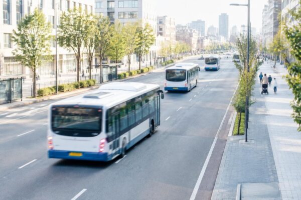 Manovra 2024: IRPEF 33% fino a 55k, fondo neonati e targhe 600€