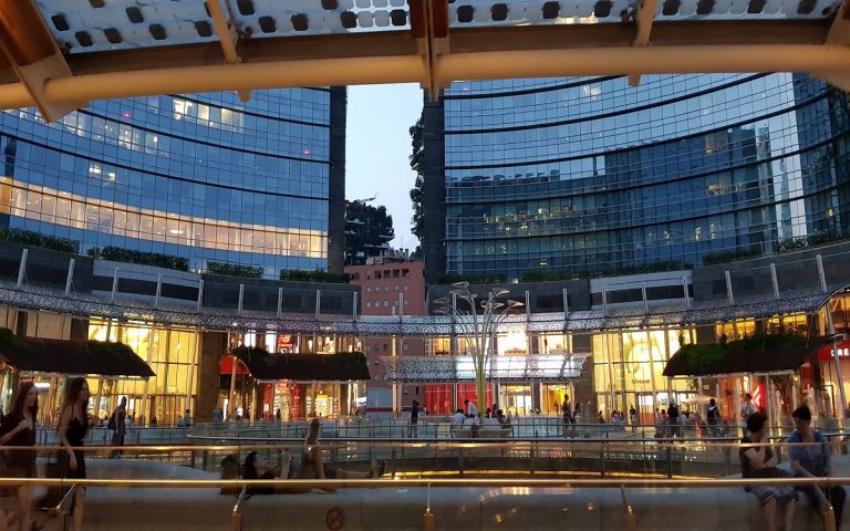 come arrivare piazza gae aulenti