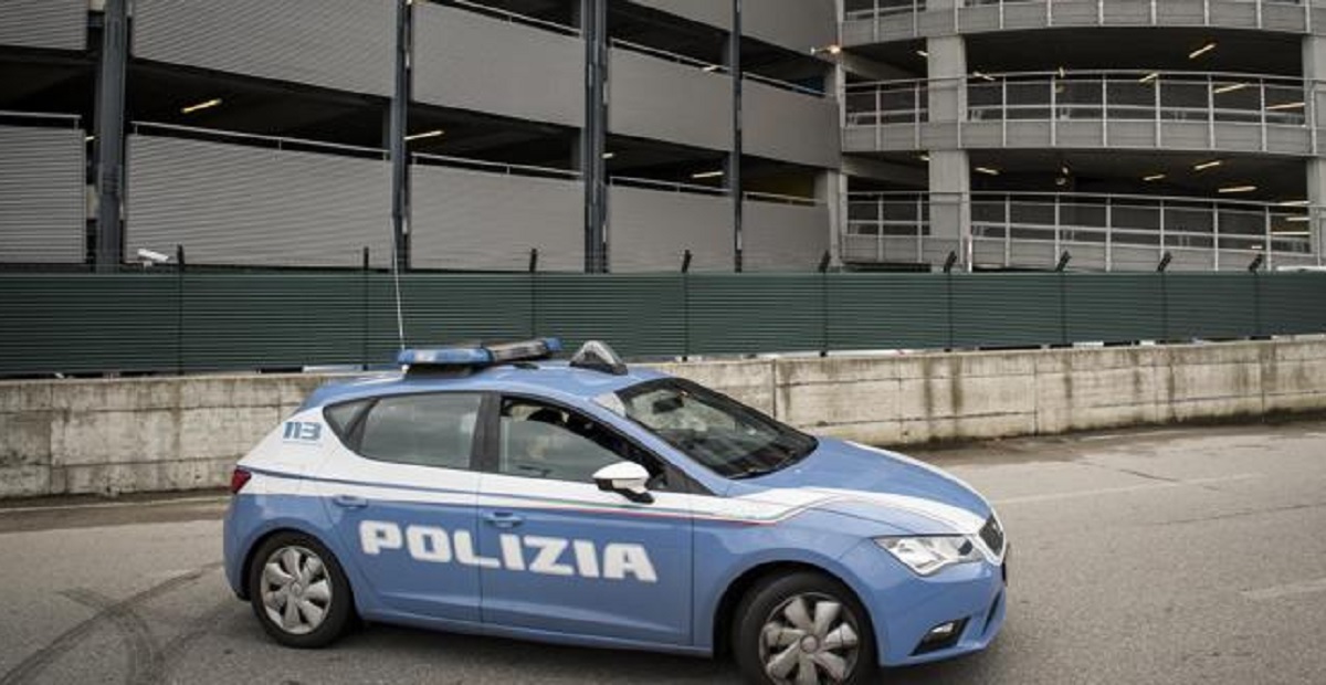 Clochard morto a Linate: era nel parcheggio con mani e piedi legati