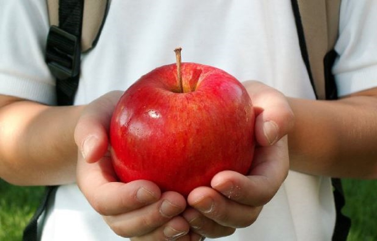 Frutta per merenda a scuola: a Milano il progetto anti-merendine