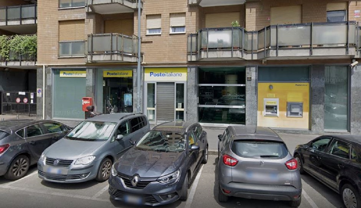 Milano, rapina alle Poste: banditi fuggono con il bottino