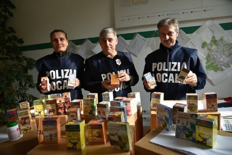 Sequestro di integratori in tre negozi di Milano.