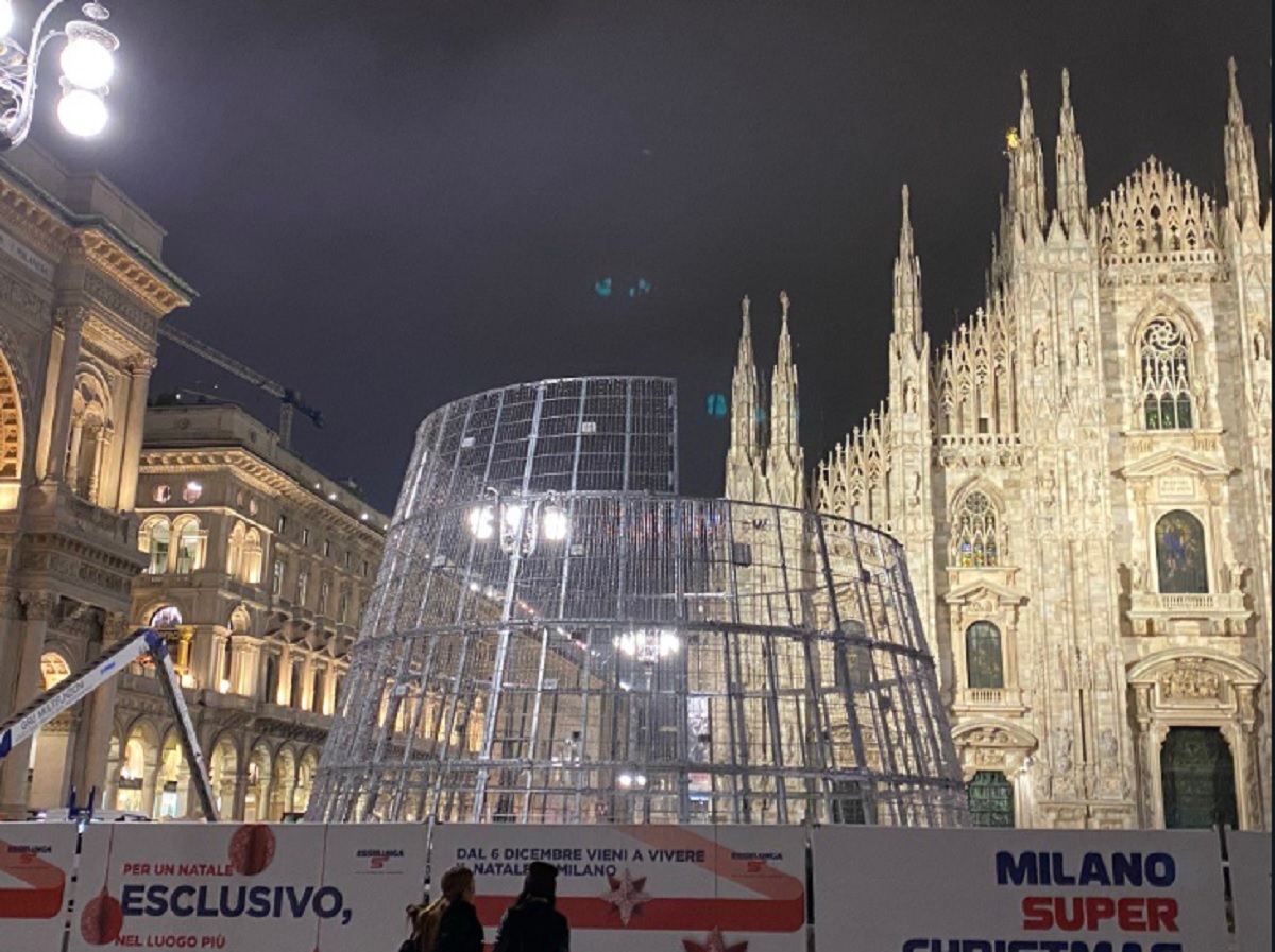 L’albero di Natale in Piazza del Duomo sarà in metallo