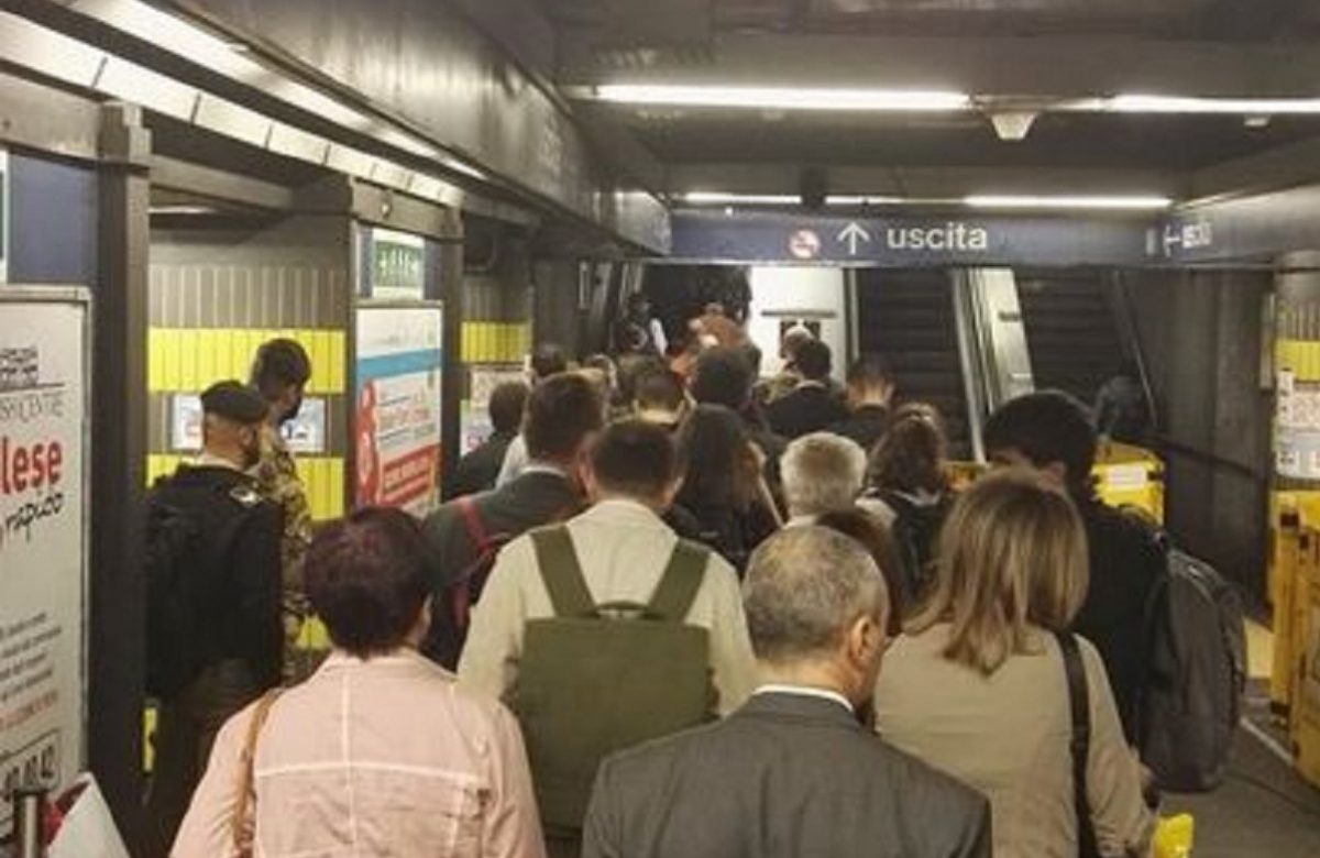 Atti osceni nella metro di Milano: denunciato 26enne