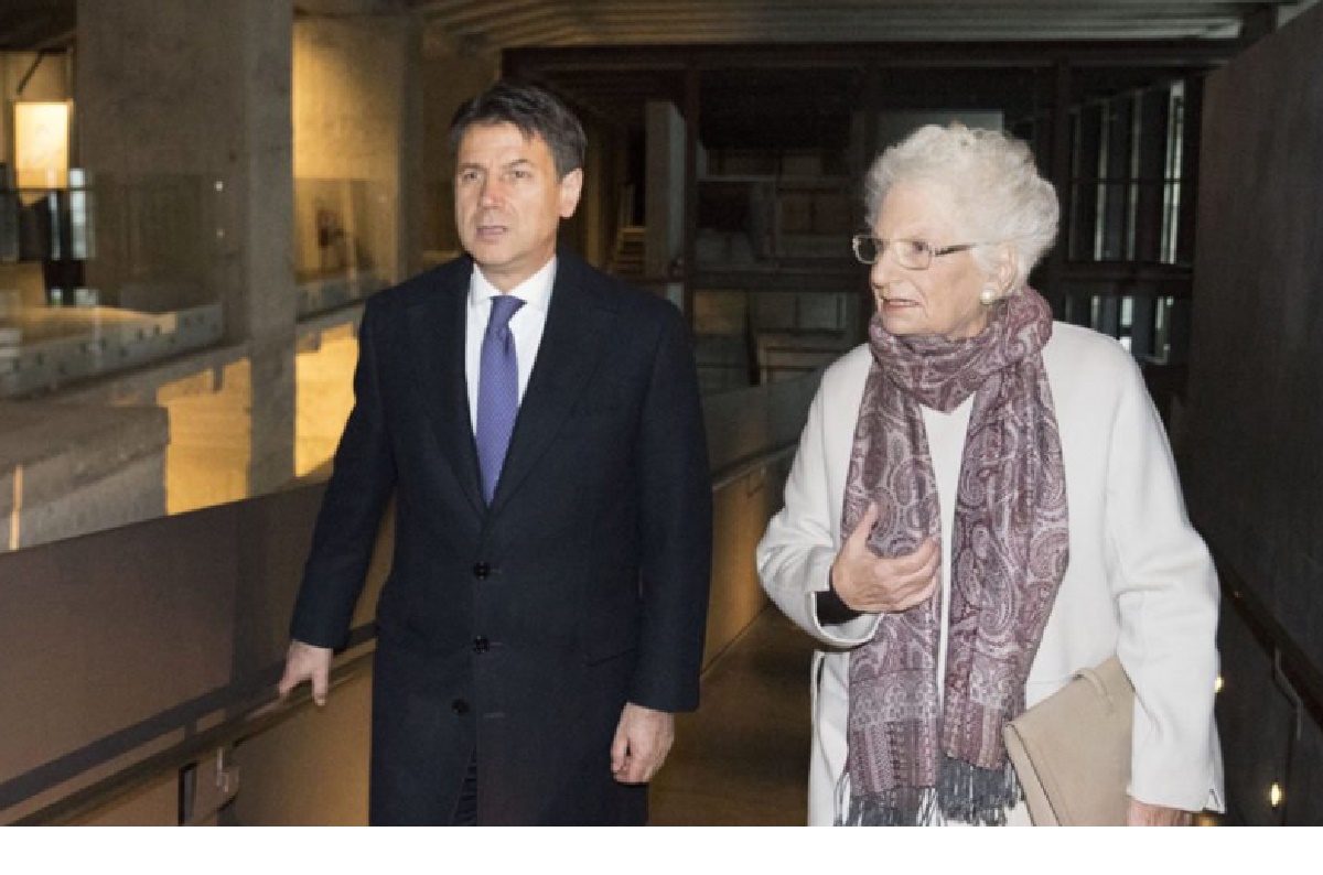 Conte visita il Memoriale della Shoah con la Segre: “Esperienza forte”