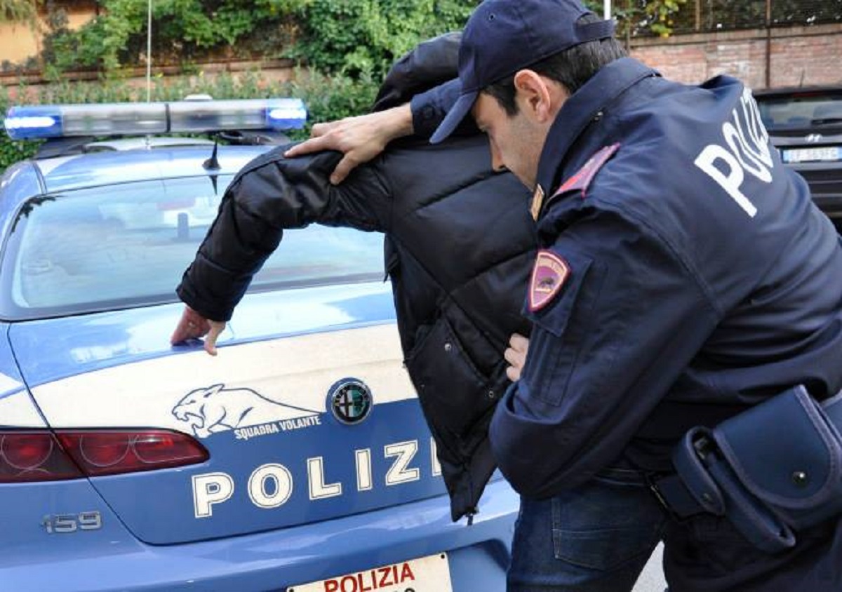 Furti nei negozi di lusso di Milano: arrestata la banda di 7 uomini