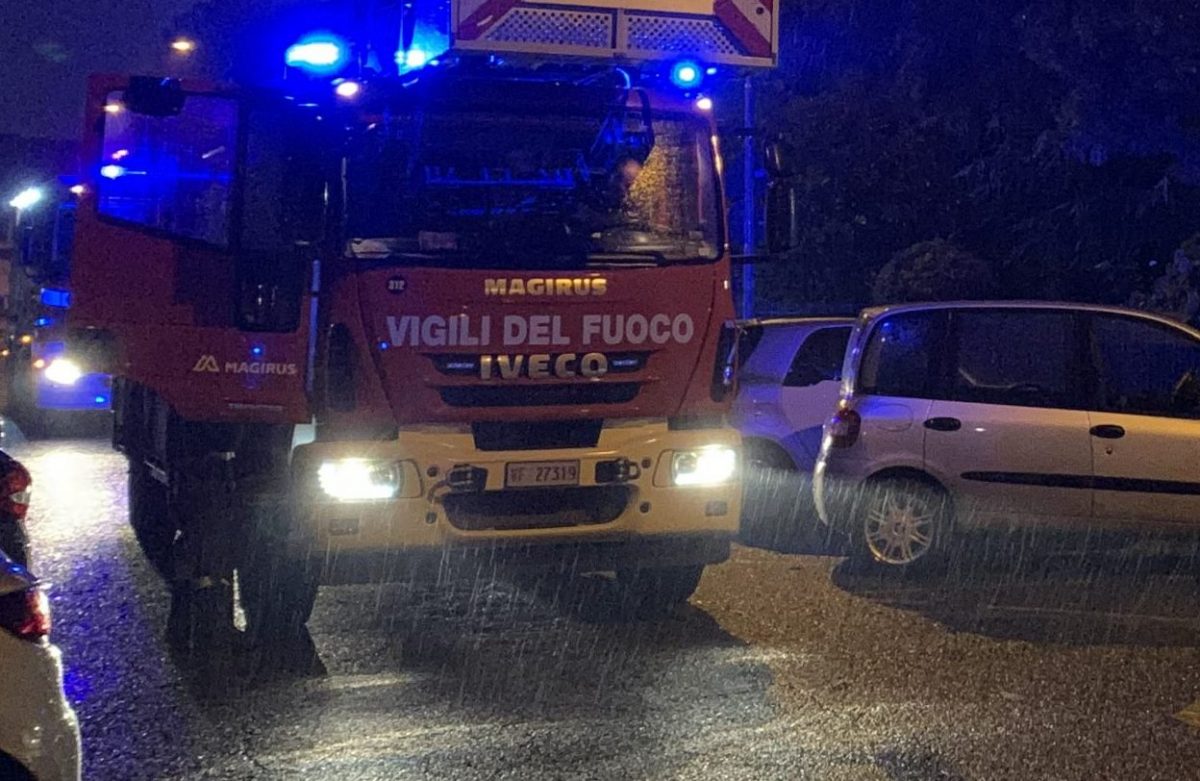 Incendio a Cormano, evacuate 15 persone: probabile corto circuito