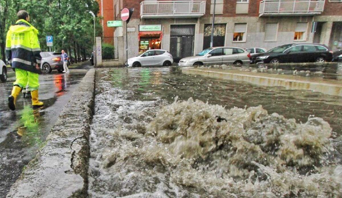 Maltempo a Milano, allerta Seveso: chiusa parte della tangenziale Est