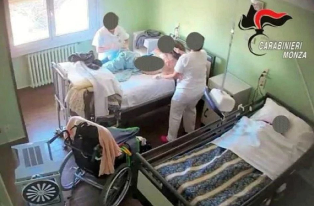 Maltrattamenti in casa di riposo: licenziati 7 dipendenti