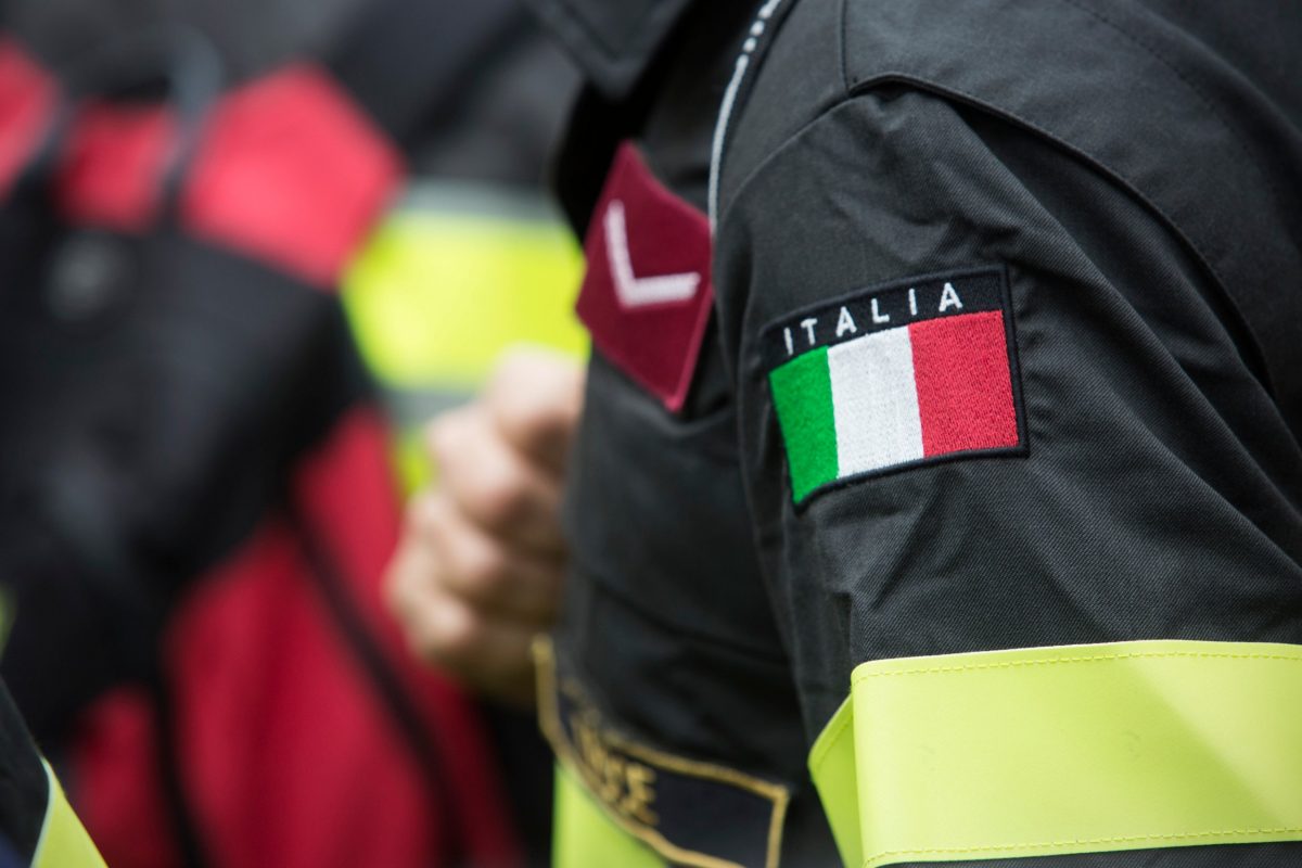 Vigili del Fuoco in sciopero davanti alla Prefettura di Milano