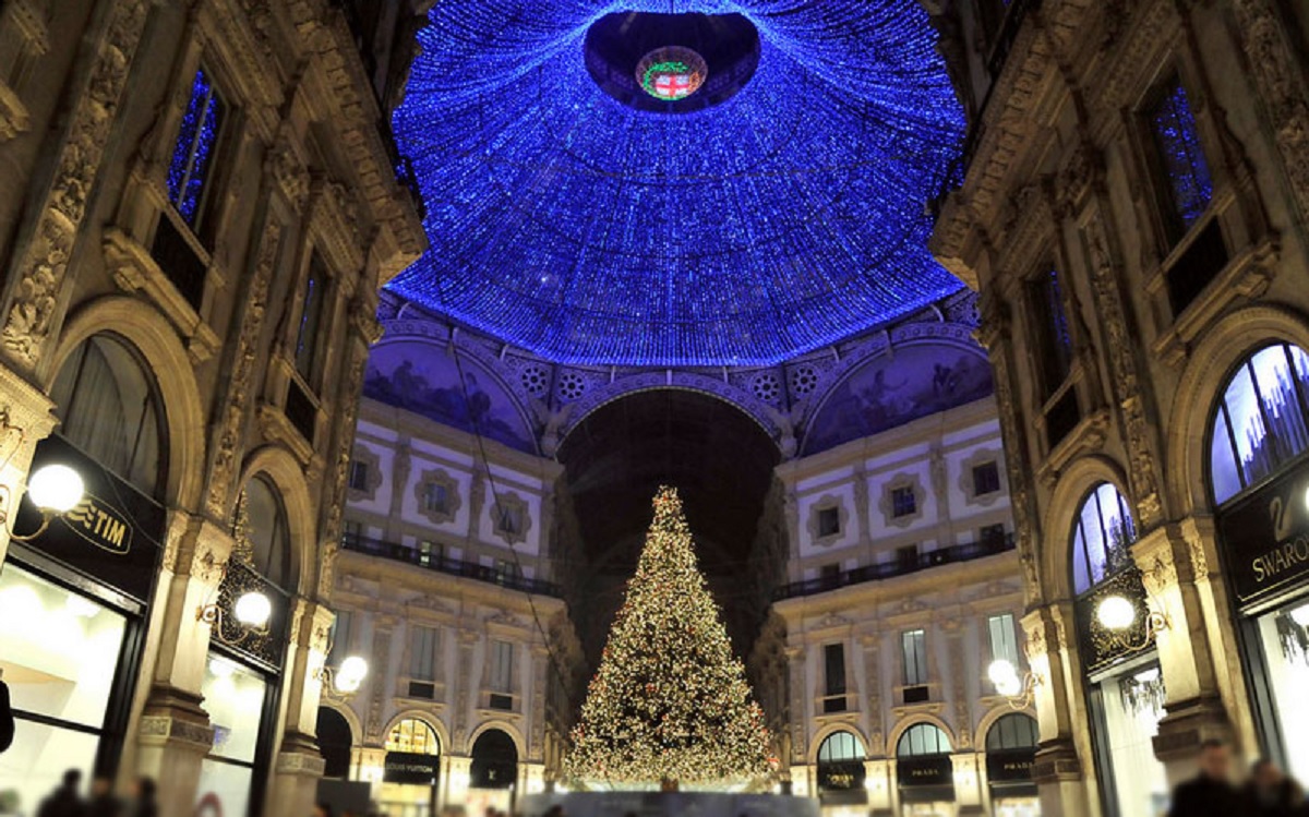 Accensione dell’albero di Natale in Galleria Vittorio Emanuele