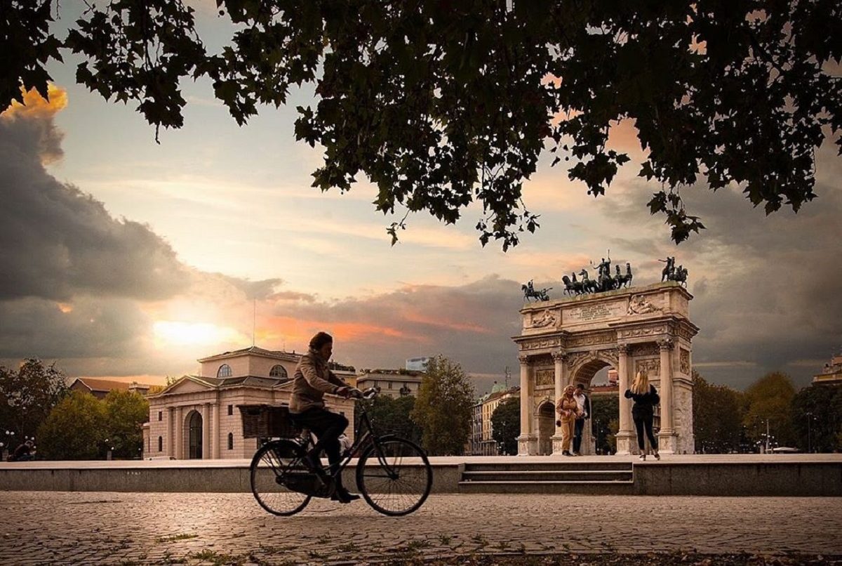 Milano si aggiudica il primato di città che usa meno auto in Lombardia