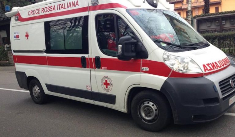 donna accoltellata a milano