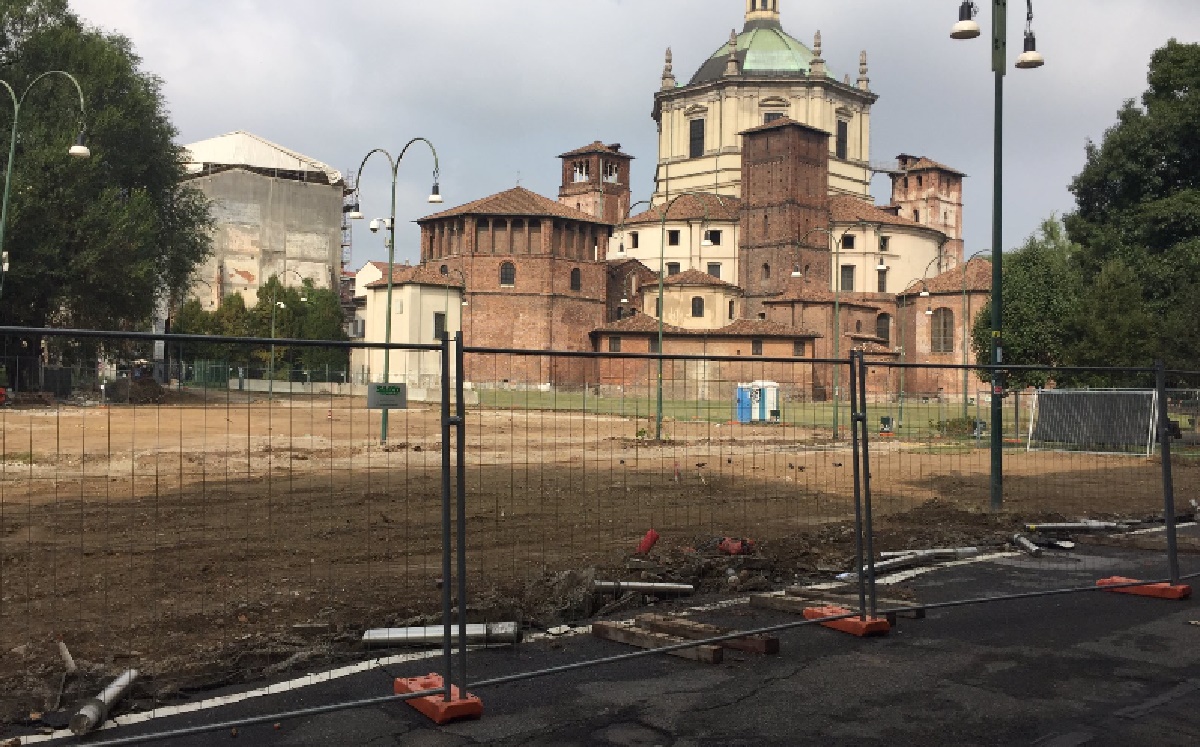 Evacuato palazzo in piazza Vetra: diverse famiglie in strada