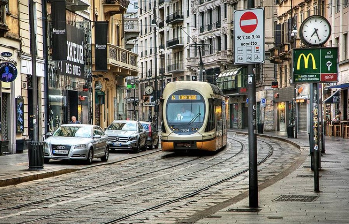Tram bloccati a Milano: forti rallentamenti in via Torino