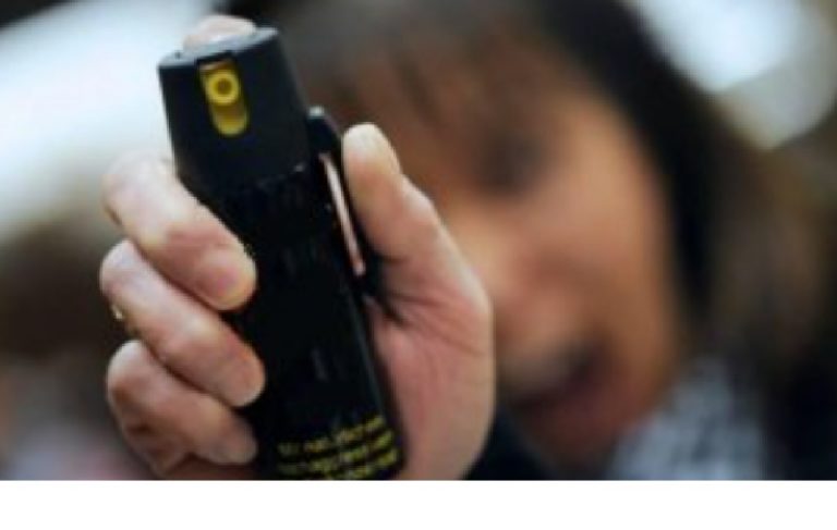 Aggressione in Gae Aulenti: 28enne ustionato con spray al peperoncino