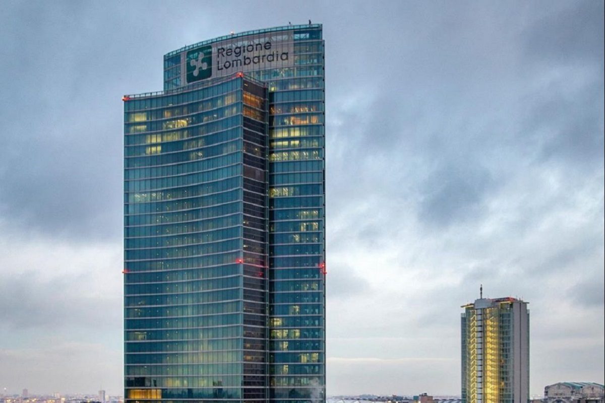 L’ingresso gratuito al Belvedere di Palazzo Lombardia è un successo: apertura prorogata