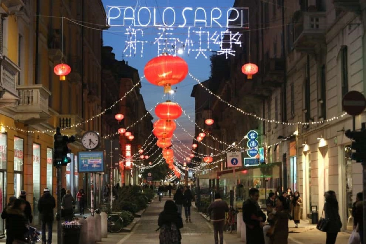 Capodanno cinese, niente lanterne rosse a Chinatown: “Si festeggia a casa”