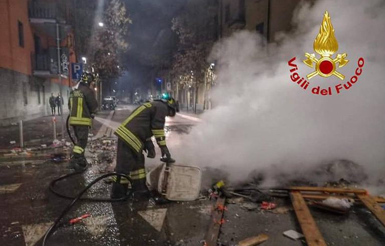 pompieri-aggrediti-milano