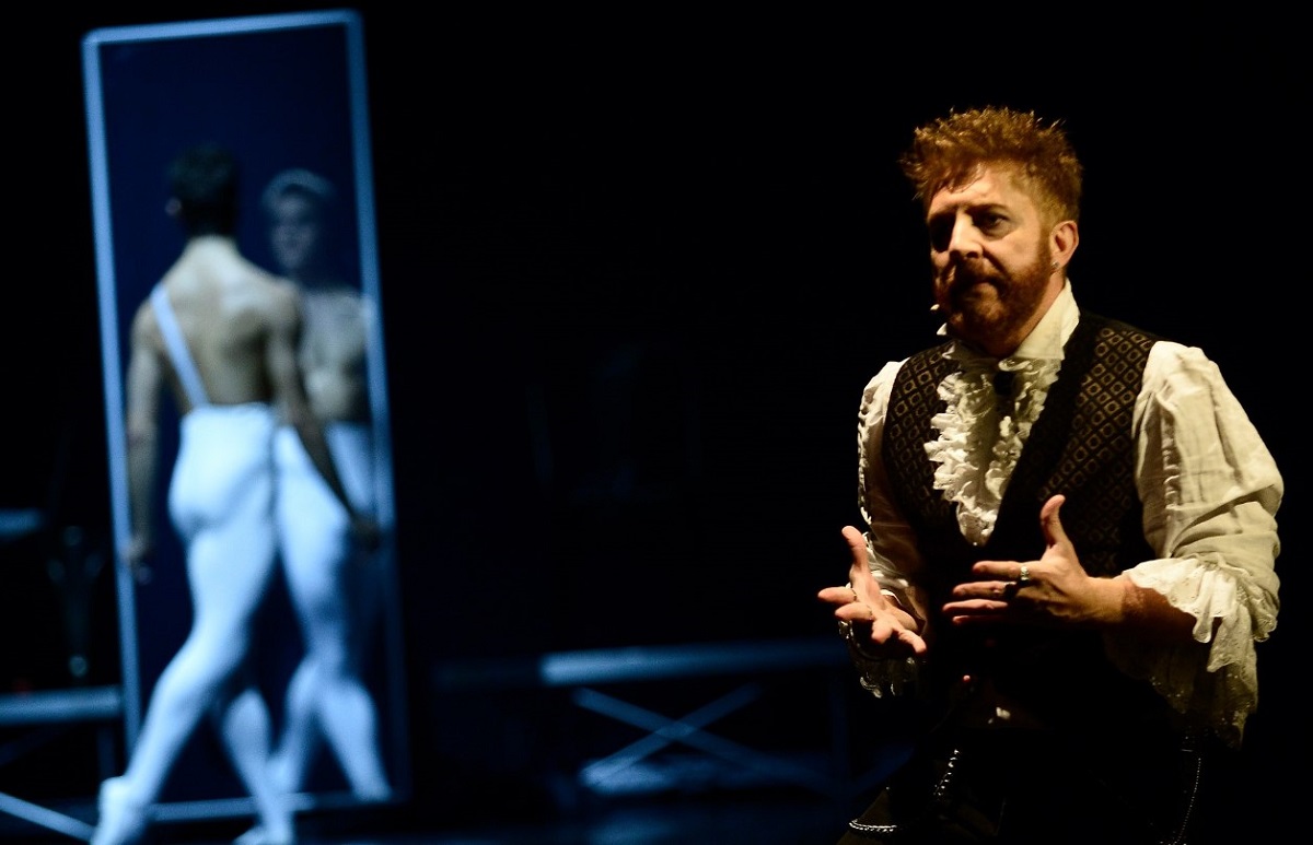 A pochi passi dal cielo: all’Elfo Puccini l’omaggio a Nureyev e Mercury