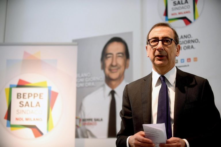Airbnb e gli affitti brevi a Milano, Beppe Sala: “Bisogna riflettere sul punto”