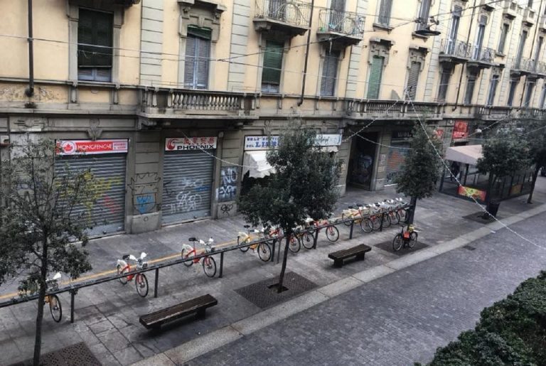 Coronavirus, negozi cinesi a Milano chiusi: “Questione di rispetto”