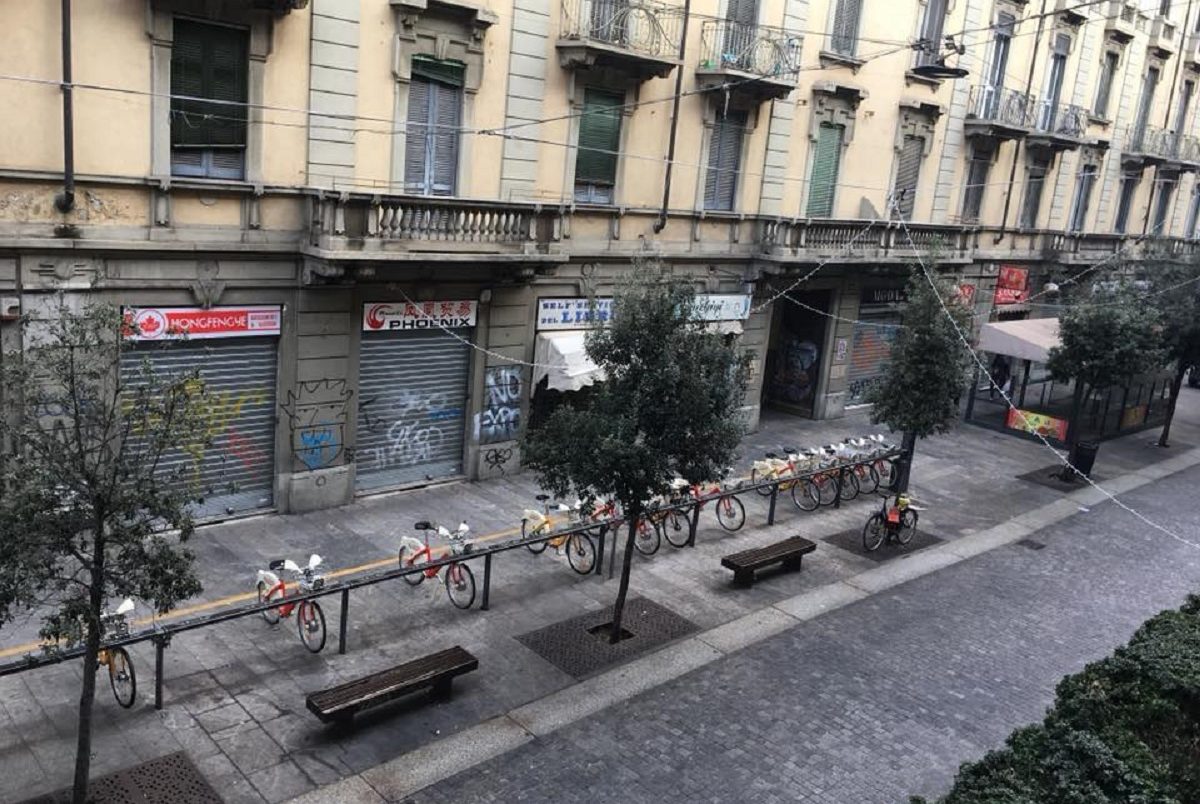 Coronavirus, negozi cinesi a Milano chiusi: “Questione di rispetto”