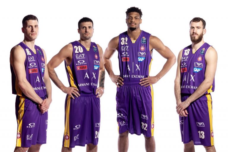 L’Olimpia Milano si tinge di viola: un omaggio a Kobe Bryant