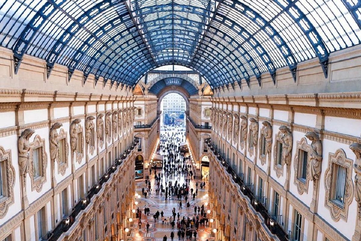 Rolex arriva in Galleria a Milano: 875mila euro all’anno