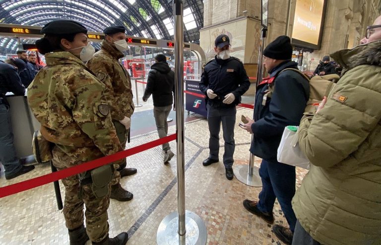 Coronavirus, attivati i controlli in Stazione Centrale a Milano