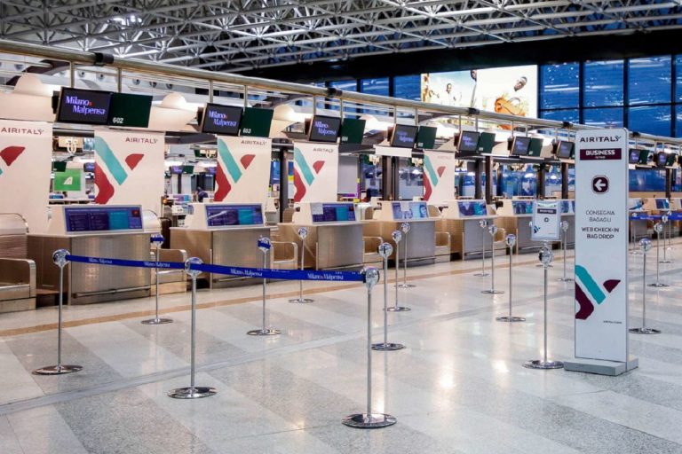 Coronavirus, grave crisi per gli aeroporti di Milano: Malpensa chiude il Terminal 1