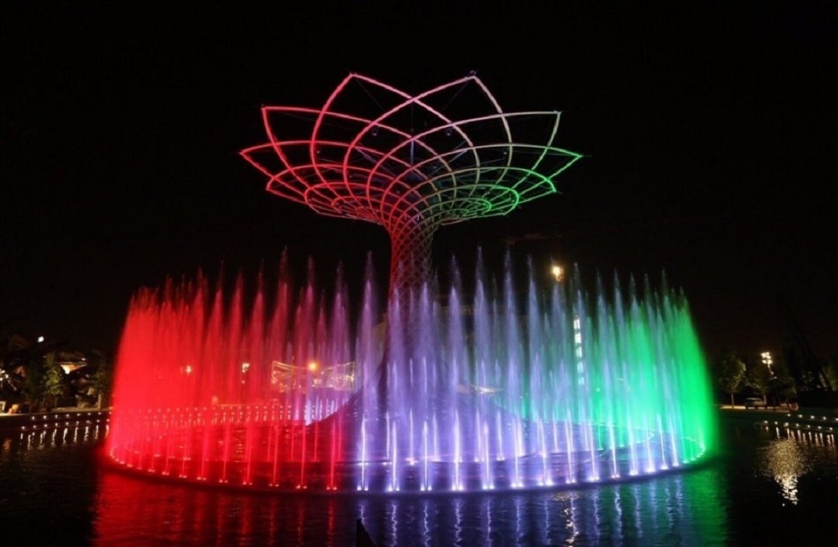 L’Albero della Vita si illumina ancora: l’Italia contro il Coronavirus