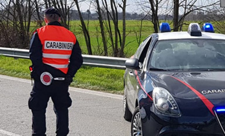 Coronavirus, l’invito alla popolazione con l’altoparlante: “Restate a casa”