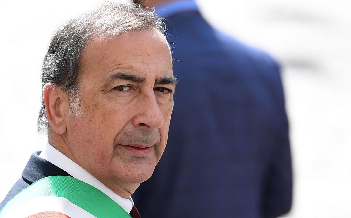 Coronavirus a Milano, Beppe Sala fa marcia indietro: “Giusto essere rigorosi”