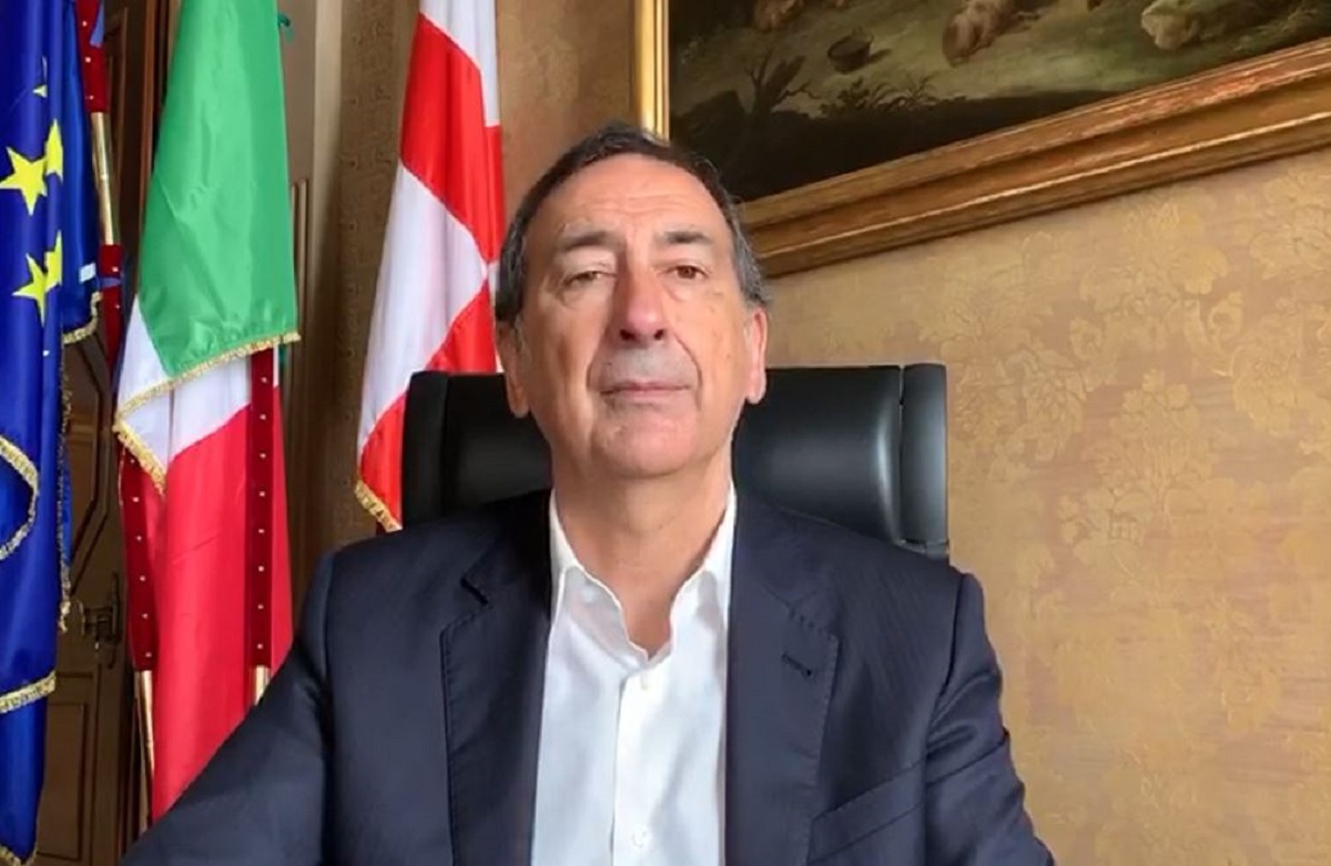 Coronavirus a Milano, il sindaco Sala ai giovani: “Vi chiediamo sacrificio. Siamo una squadra “