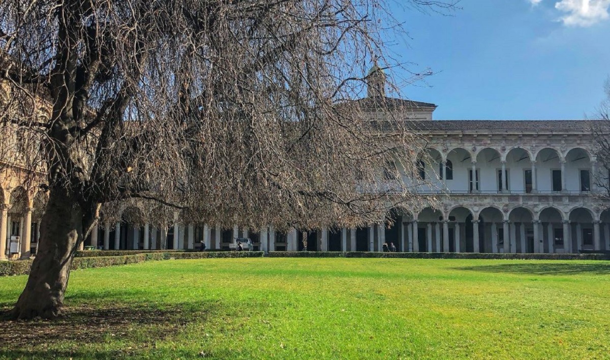 Coronavirus, il rettore della Statale ai neo infermieri: “Grazie per quello che farete”