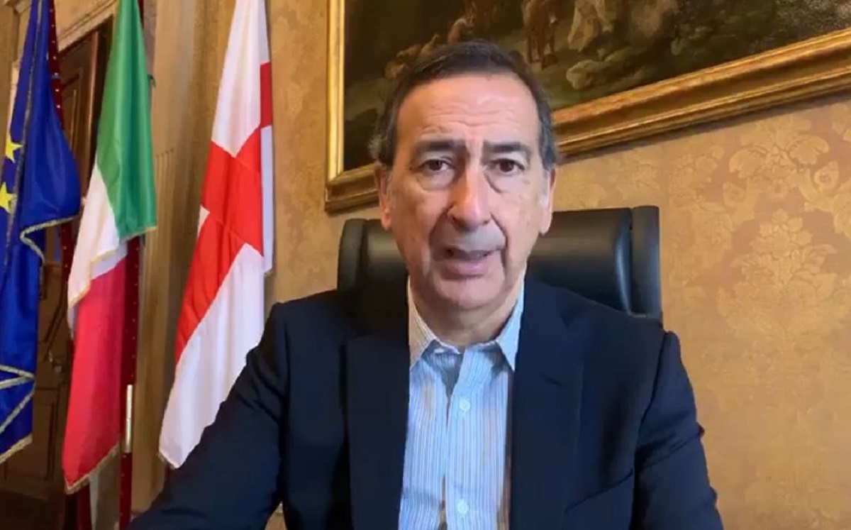 Coronavirus Milano, Sala: “Ancora un anno per avere i vaccini per tutti”