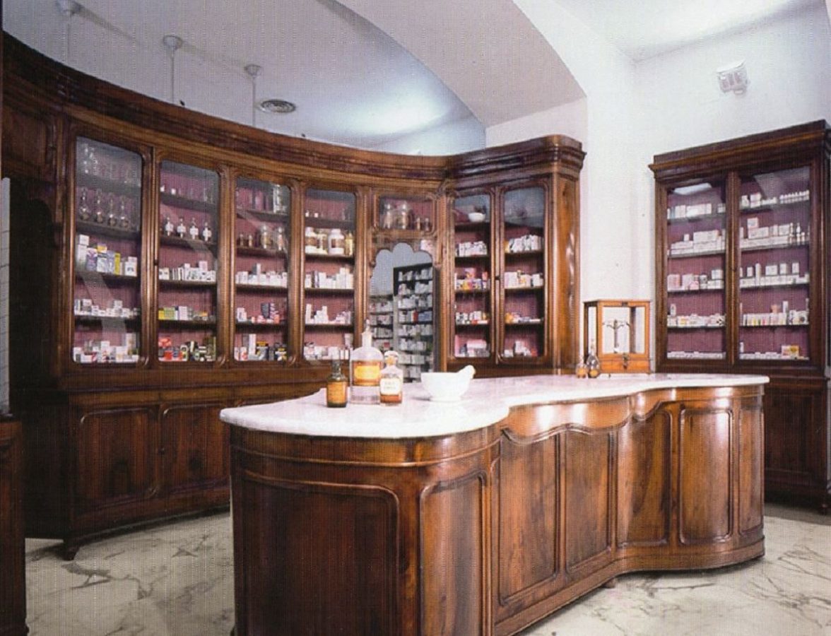 Le 5 farmacie più antiche di Milano: i negozi storici