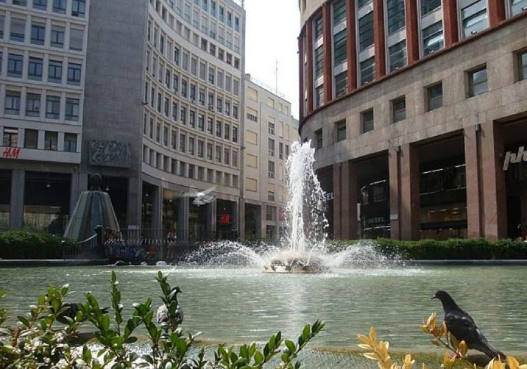 fontana piazza san babila