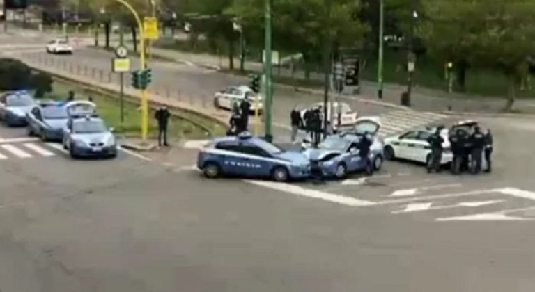 scontro volanti polizia