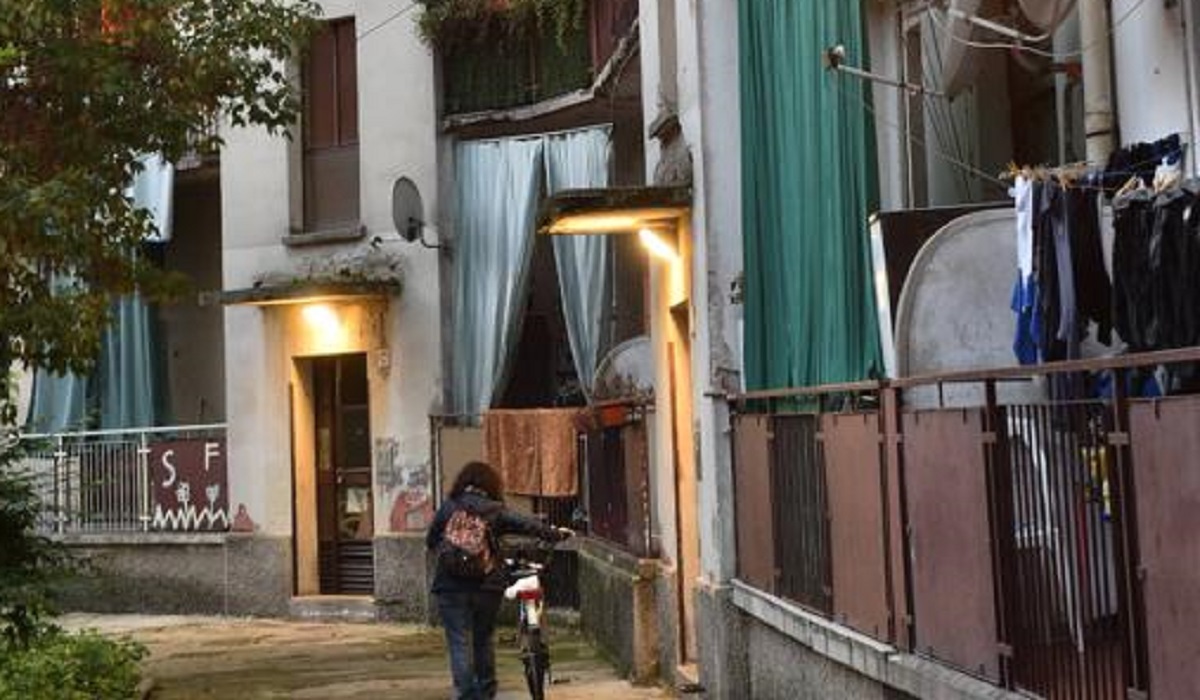 Coronavirus, le case popolari in lockdown raccontate dalla web radio