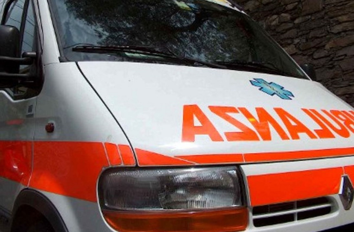 Coronavirus, in cassa integrazione per il calo delle vendite: 26enne suicida