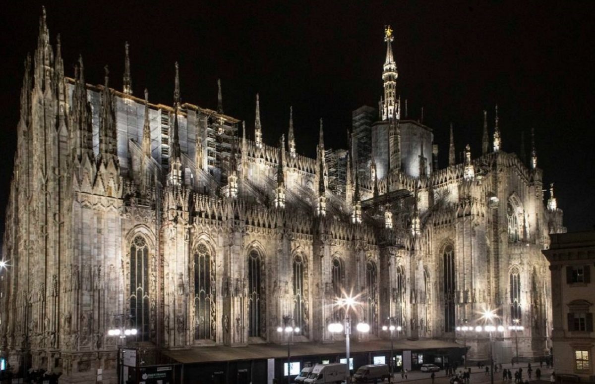 Il Duomo di Milano sarà illuminato fino a Pasqua: l’iniziativa