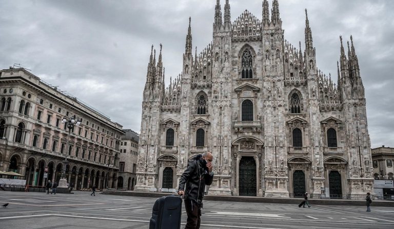 Coronavirus, Milano: donna malata da dicembre testata positiva